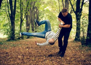 TECNICHE DI AUTODIFESA